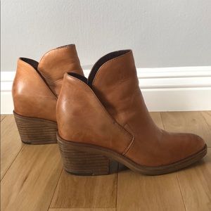 Dolce Vita booties